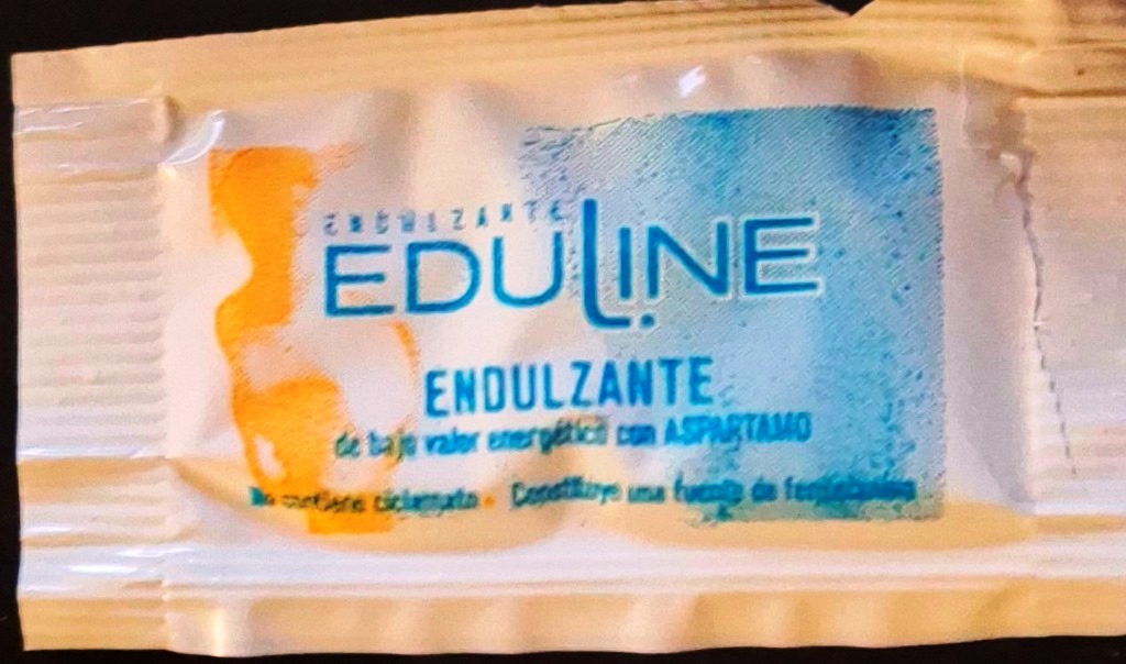 Sobres de edulcorantes de la marca de café CAFENTO. Sobres de edulcorantes de la marca de café CAFENTO.