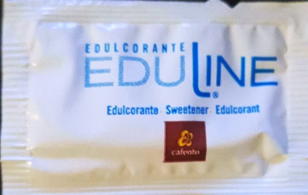 Sobres de edulcorantes de la marca de café CAFENTO. Sobres de edulcorantes de la marca de café CAFENTO.