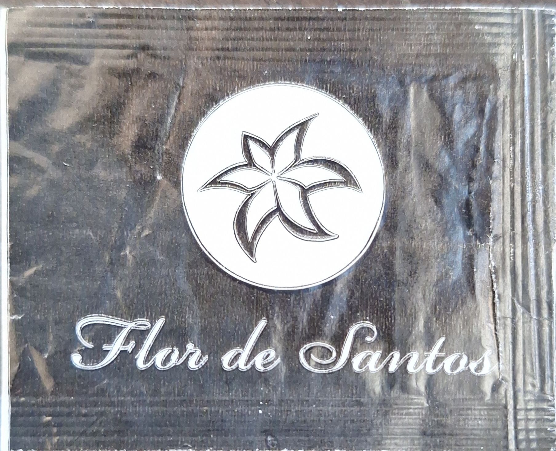 Sobres de edulcorantes de la marca de café FLOR de SANTOS. Sobres de edulcorantes de la marca de café FLOR de SANTOS.