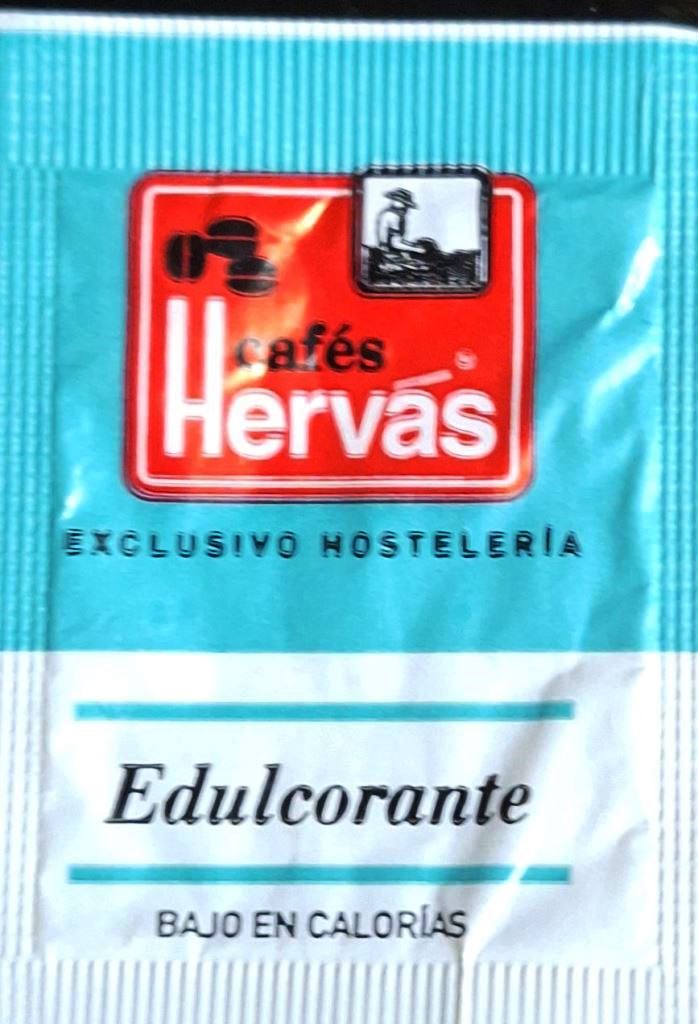 Sobres de edulcorantes de la marca de café HERVAS. Sobres de edulcorantes de la marca de café HERVAS.