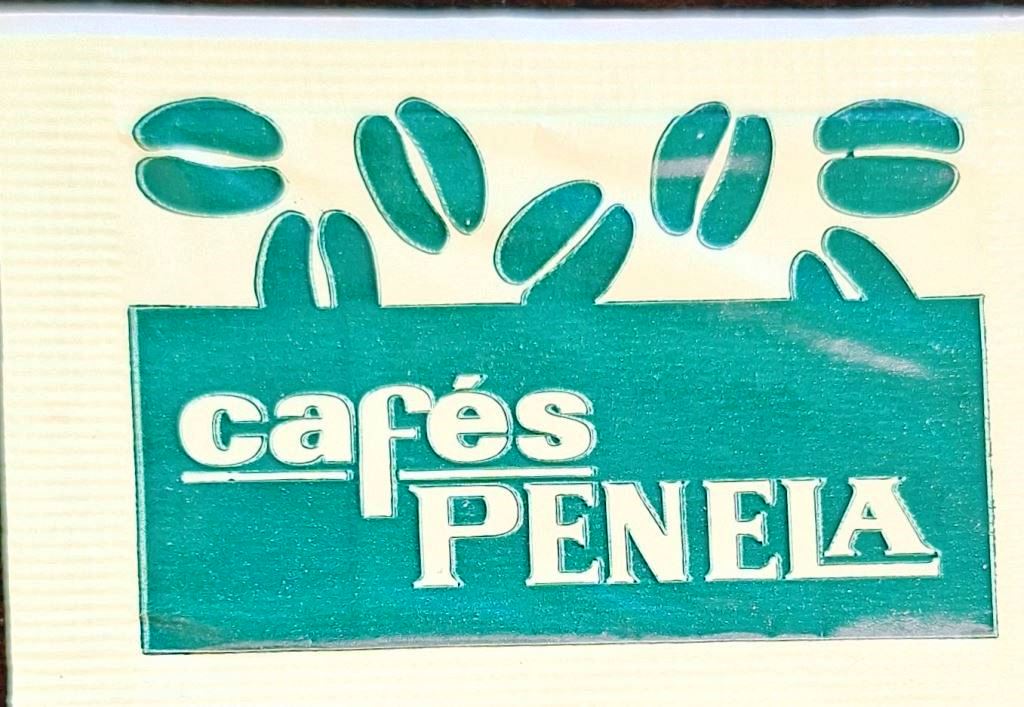 Sobres de edulcorantes de la marca de café PENELA. Sobres de edulcorantes de la marca de café PENELA.