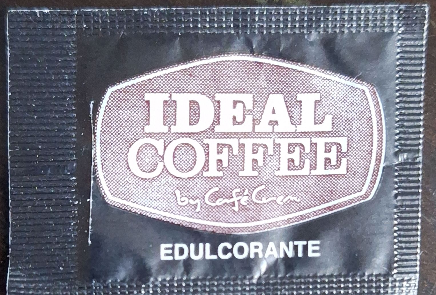 Sobres de edulcorantes de la marca de café CREM. Sobres de edulcorantes de la marca de café CREM.