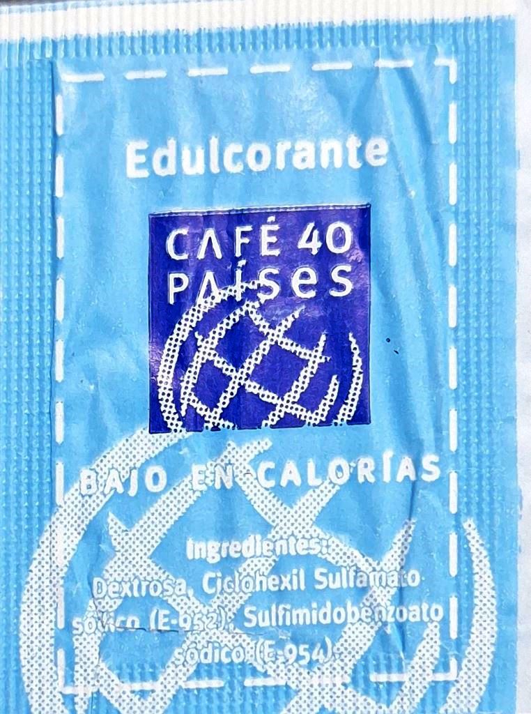 Sobres de edulcorantes de la marca de café 40 paises. Sobres de edulcorantes de la marca de café 40 paises.