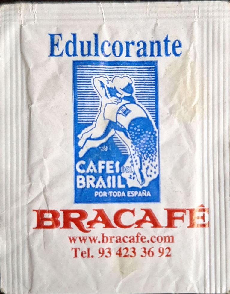 Sobres de edulcorantes de la marca de café BRACAFE. Sobres de edulcorantes de la marca de café BRACAFE.
