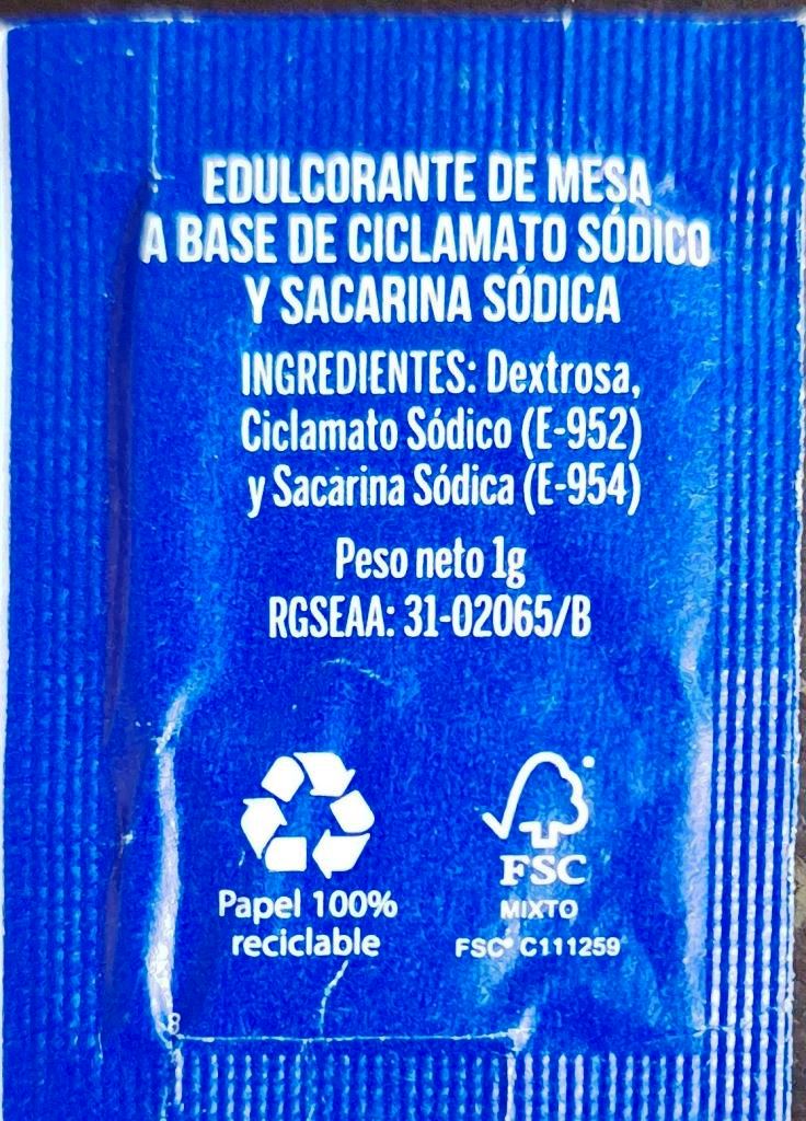 Sobres de edulcorantes de la marca de café JURADO. Sobres de edulcorantes de la marca de café JURADO.