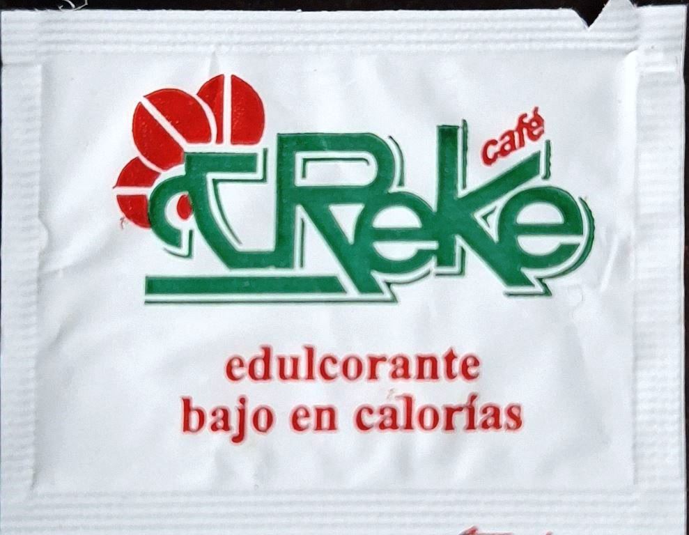 Sobres de edulcorantes de España de la marca de café REKE. Sobres de edulcorantes de España de la marca de café REKE.