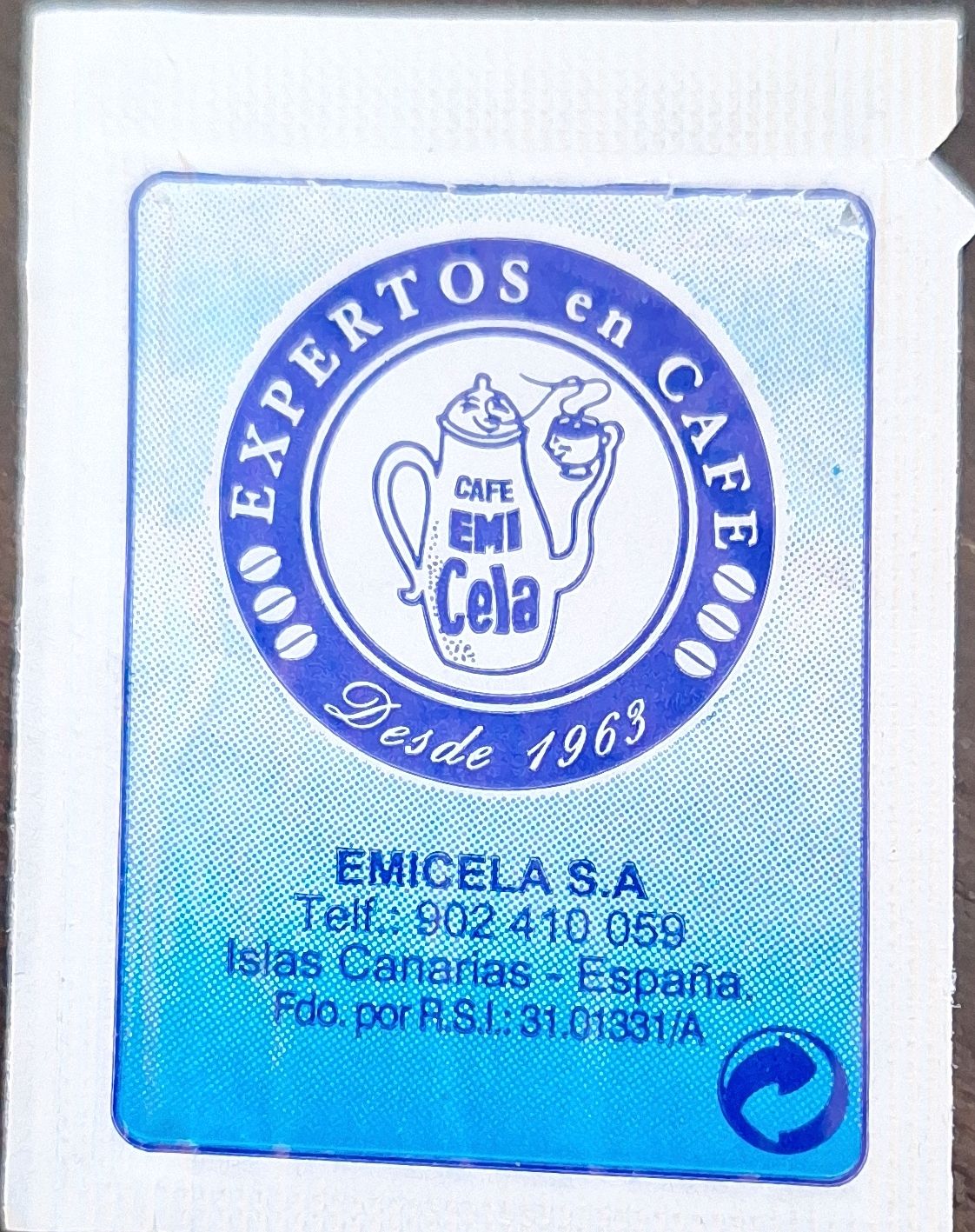 Sobres de edulcorantes de la marca de café EMICELA. Sobres de edulcorantes de la marca de café EMICELA.