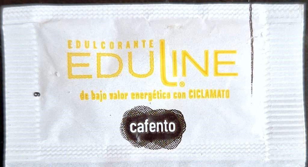Sobres de edulcorantes de la marca de café CAFENTO. Sobres de edulcorantes de la marca de café CAFENTO.