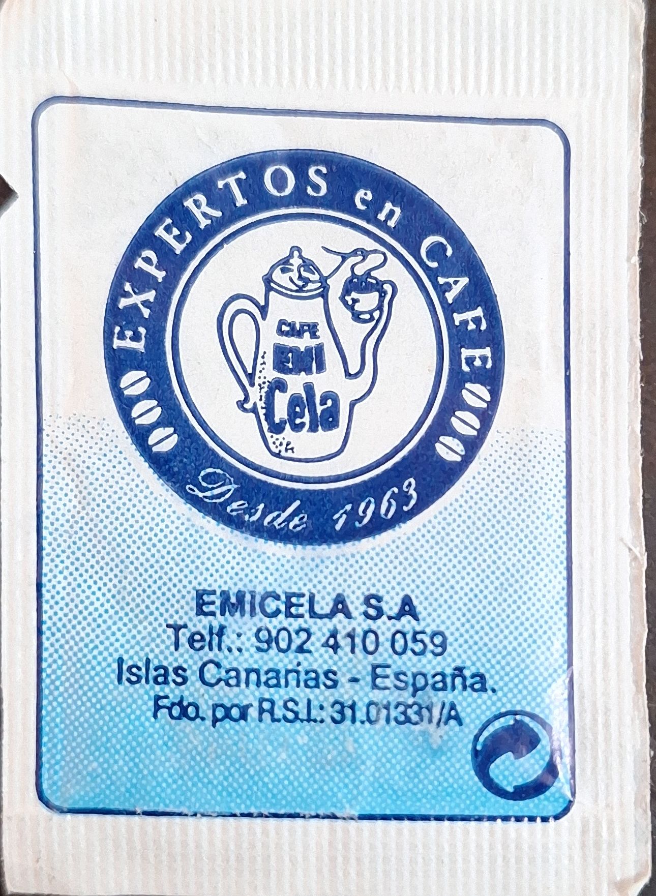 Sobres de edulcorantes de la marca de café EMICELA. Sobres de edulcorantes de la marca de café EMICELA.