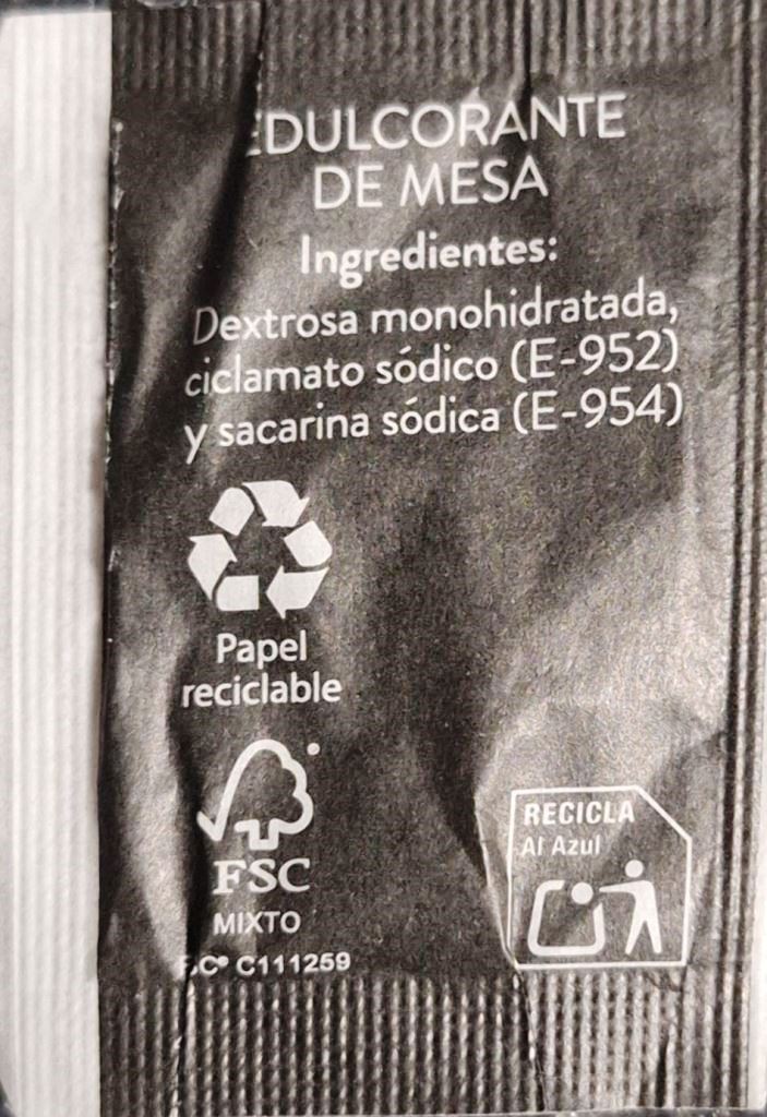 Sobres de edulcorantes de España de la marca de café NESTLÉ. Sobres de edulcorantes de España de la marca de café NESTLÉ.
