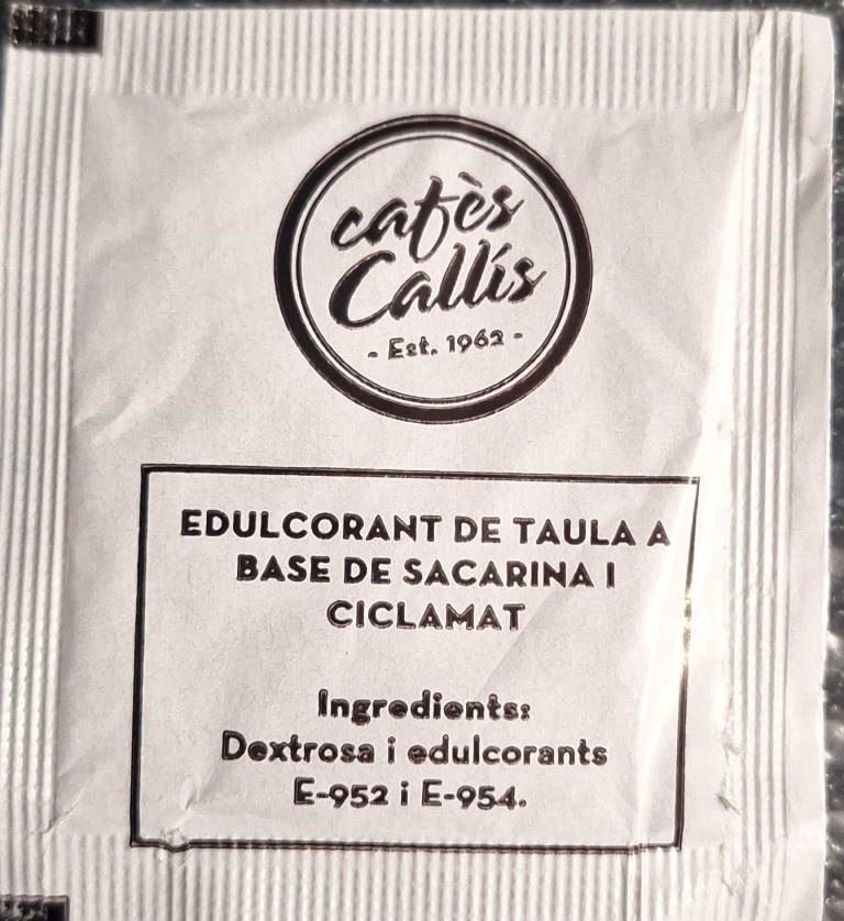 Sobres de edulcorantes de la marca de café CALLIS. Sobres de edulcorantes de la marca de café CALLIS.