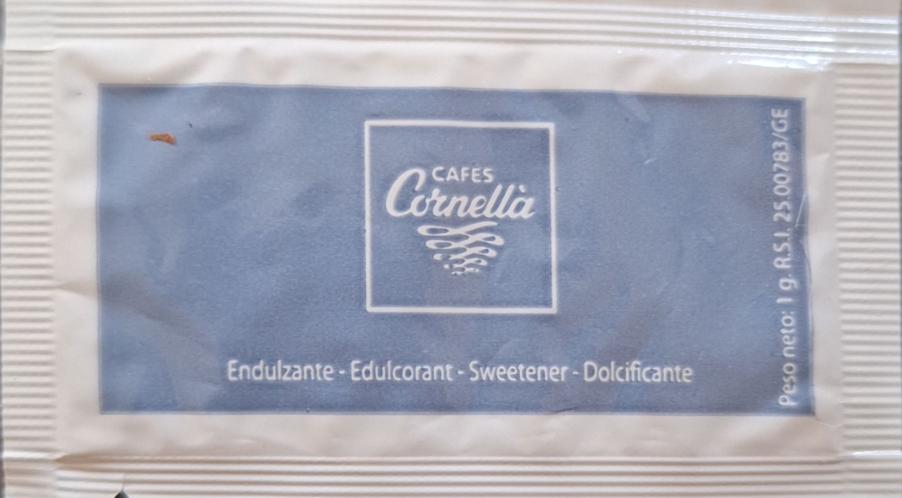 Sobres de edulcorantes de la marca de café CORNELLÀ. Sobres de edulcorantes de la marca de café CORNELLÀ.