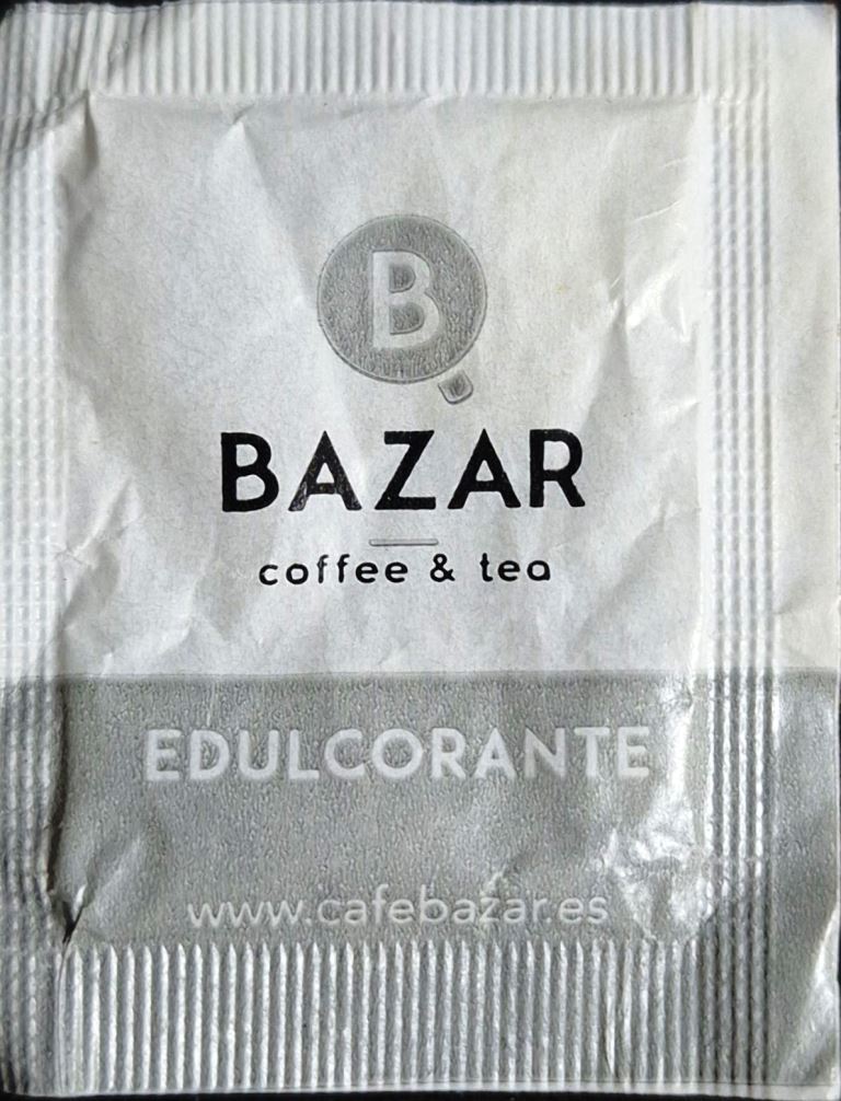 Sobres de edulcorantes de la marca de café BAZAR. Sobres de edulcorantes de la marca de café BAZAR.
