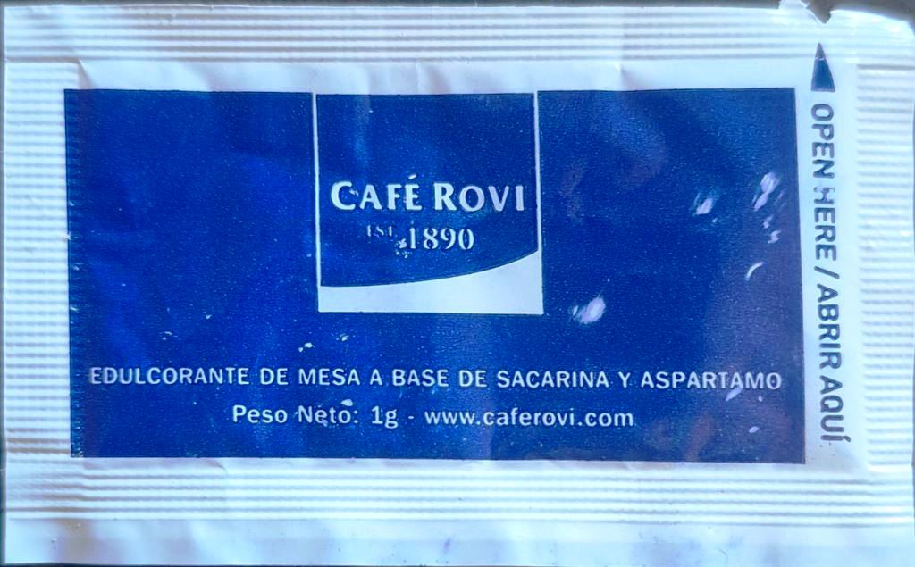 Sobres de edulcorantes de España de la marca de café ROVI. Sobres de edulcorantes de España de la marca de café ROVI.