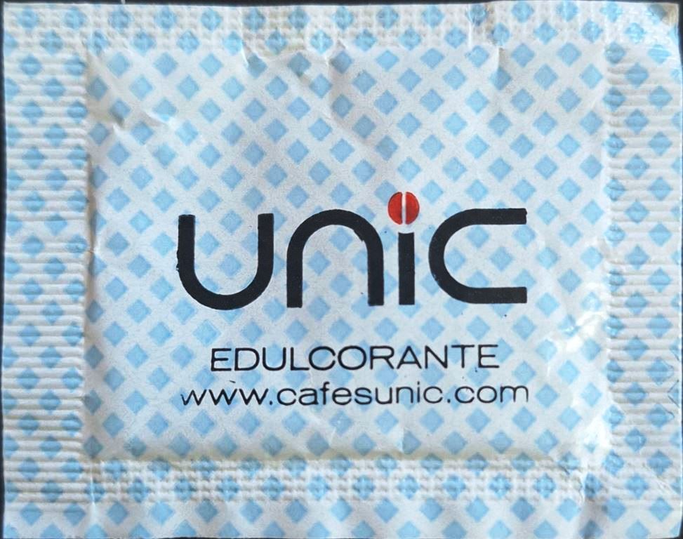 Sobres de edulcorantes de España de la marca de café UNIC. Sobres de edulcorantes de España de la marca de café UNIC.