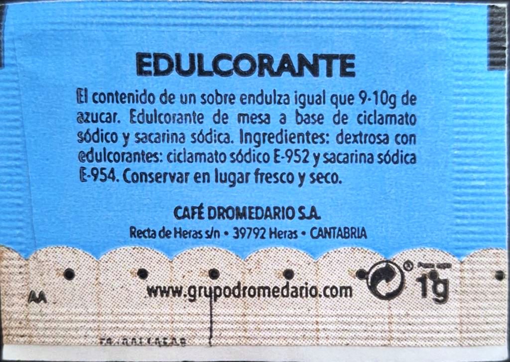 Sobres de edulcorantes de la marca de café DROMEDARIO. Sobres de edulcorantes de la marca de café DROMEDARIO.