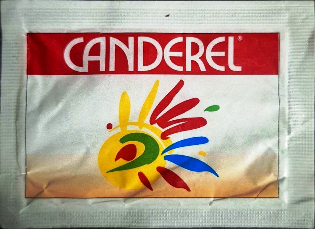 Ma collection personnelle de Sachets d'édulcorant de la marque d'édulcorant CANDEREL de France. Ma collection personnelle de Sachets d'édulcorant de la marque d'édulcorant CANDEREL de France.
