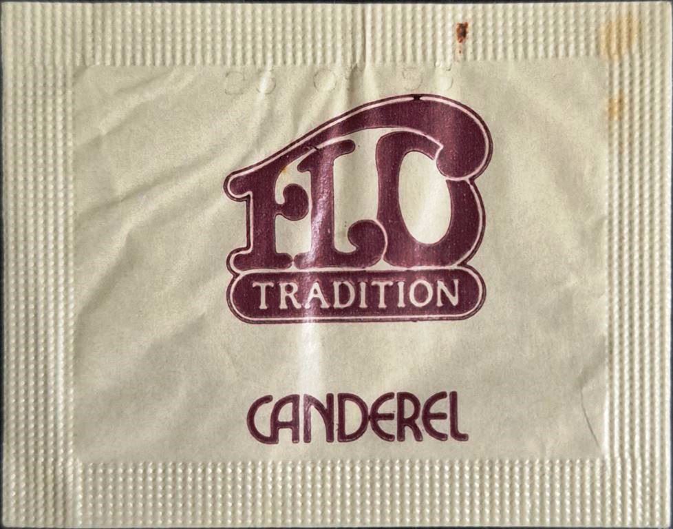 . Sachets d'édulcorant CHR du FLO de France.
