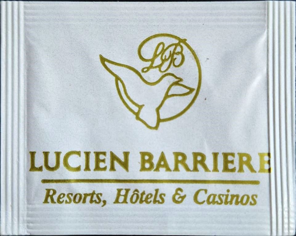 Ma collection personnelle de sachets d'édulcorant de l'hôtel LUCIEN BARRIERE en France Ma collection personnelle de sachets d'édulcorant de l'hôtel LUCIEN BARRIERE en France
