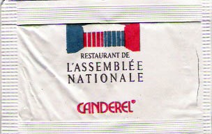 Sachets d'édulcorant d'établissements d'hôtellerie en France. Sachets d'édulcorant d'établissements d'hôtellerie en France.
