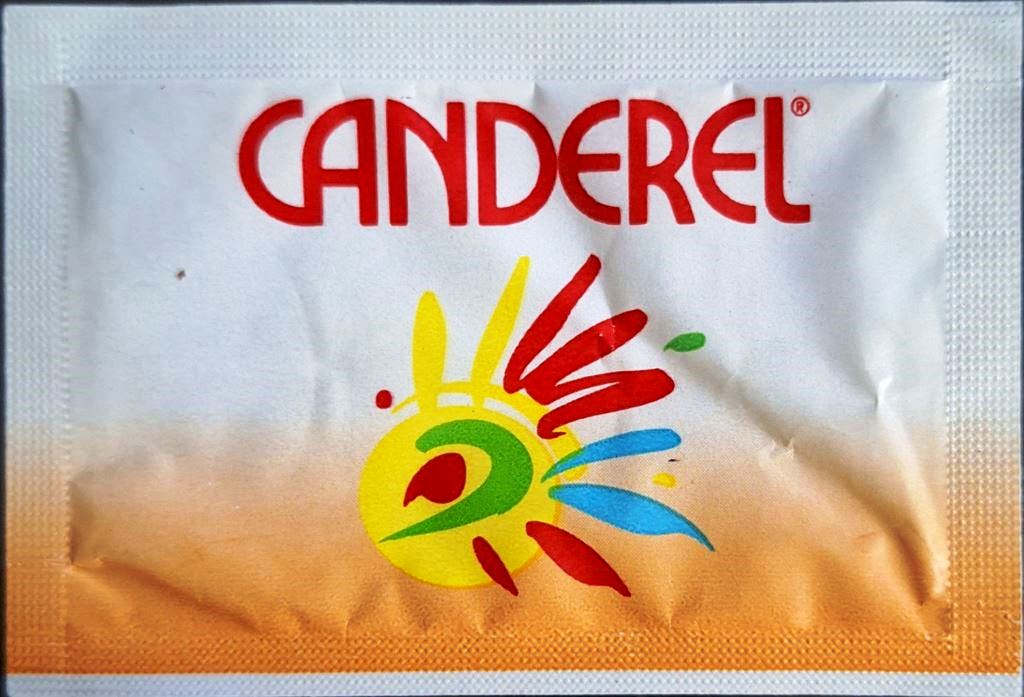 Ma collection personnelle de Sachets d'édulcorant de la marque d'édulcorant CANDEREL de France. Ma collection personnelle de Sachets d'édulcorant de la marque d'édulcorant CANDEREL de France.