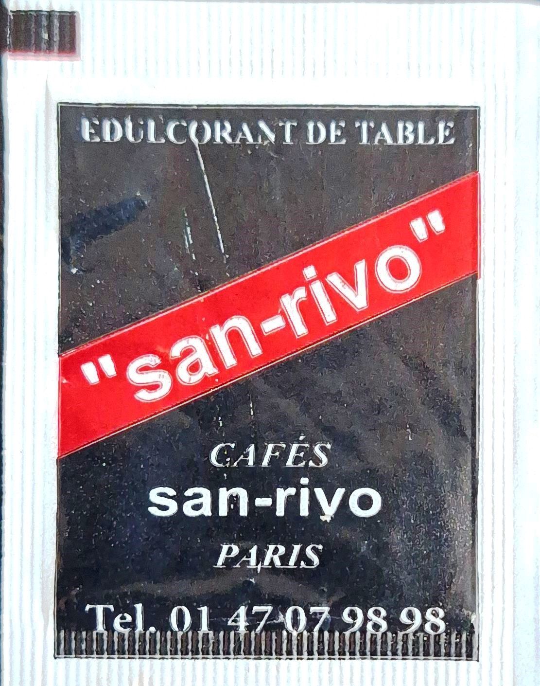 Sachets d'édulcorant de la marque de café SAN-RIVO de France. Sachets d'édulcorant de la marque de café SAN-RIVO de France.