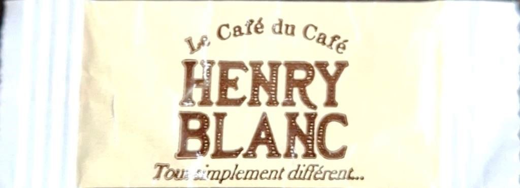 Sachets d'édulcorant de la marque de café HENRY BLANC de France. Sachets d'édulcorant de la marque de café HENRY BLANC de France.