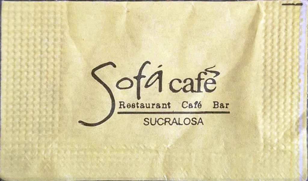 Sobres de edulcorantes del local de hosteleria SOFA CAFÉ de Perú.