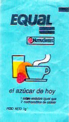 Sobres de edulcorantes de la marca de edulcorante EQUAL de Venezuela.